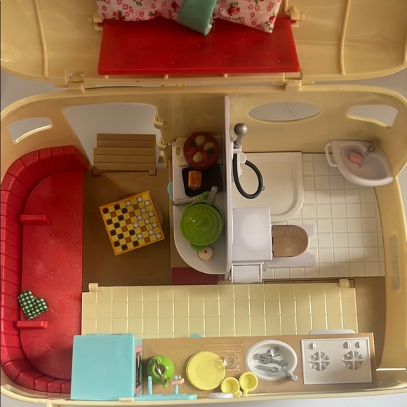 Calico Critters Family Camper 🏕 - Picture 5 of 9